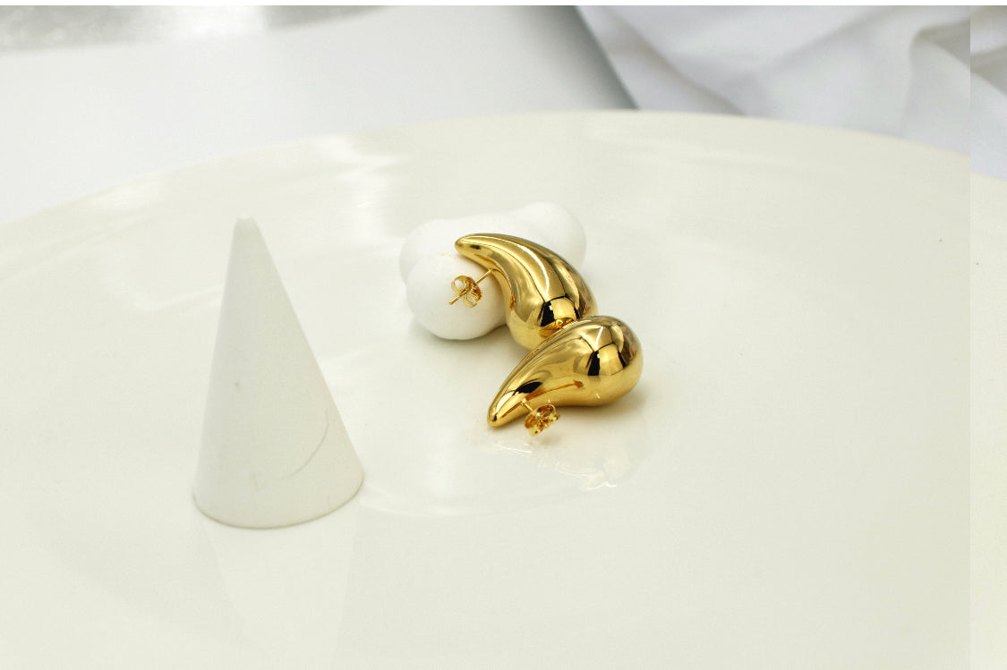 18k Gold drop earrings - Queens Beauty Line