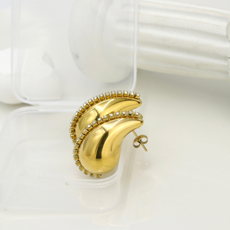 18K Gold plated tear drop earrings - Queens Beauty Line